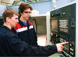 Дуальное обучение: учащиеся Балашихинского индустриально-технологического техникума на производстве