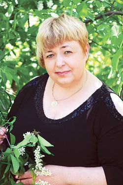 Нина Николаевна Овчаренко, директор колледжа, почётный работник среднего профессионального образования