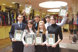 Победители конкурса были награждены дипломами Федерального агентства по образованию. Фото: Анастасия Нефёдова