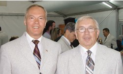С.П. Евсеев и В.П. Лукин (справа) — Президент Паралимпийского комитета России