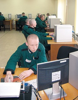 В компьютерном классе Котельнической воспитательной колонии УФСИН России по Кировской области