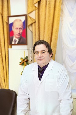 Владимир Травин, директор Медицинского училища №1, г. Москва. Фото: Анастасия Нефёдова